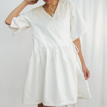The Relaxed Wrap Dress White