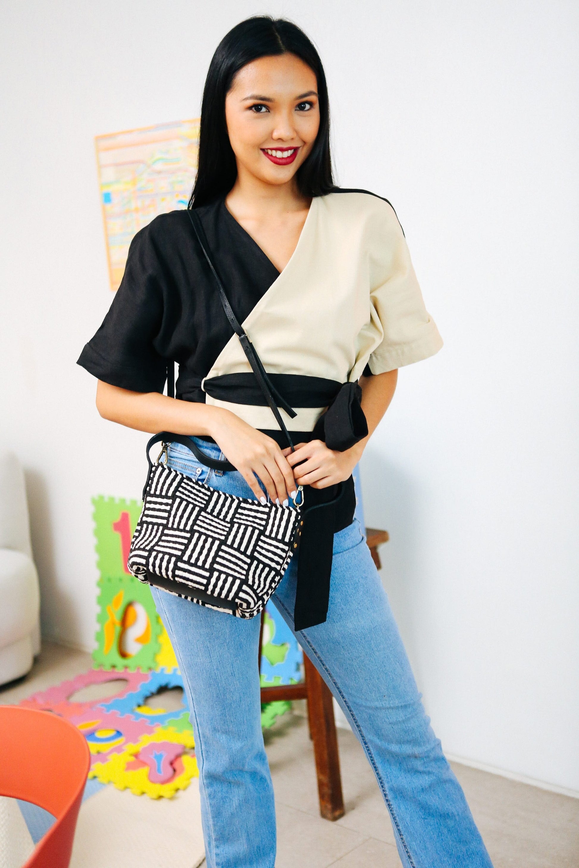 [Ready Today] Buslo Micro Mat Pattern Black & Beige with Longer Handle Fashion Rags2Riches