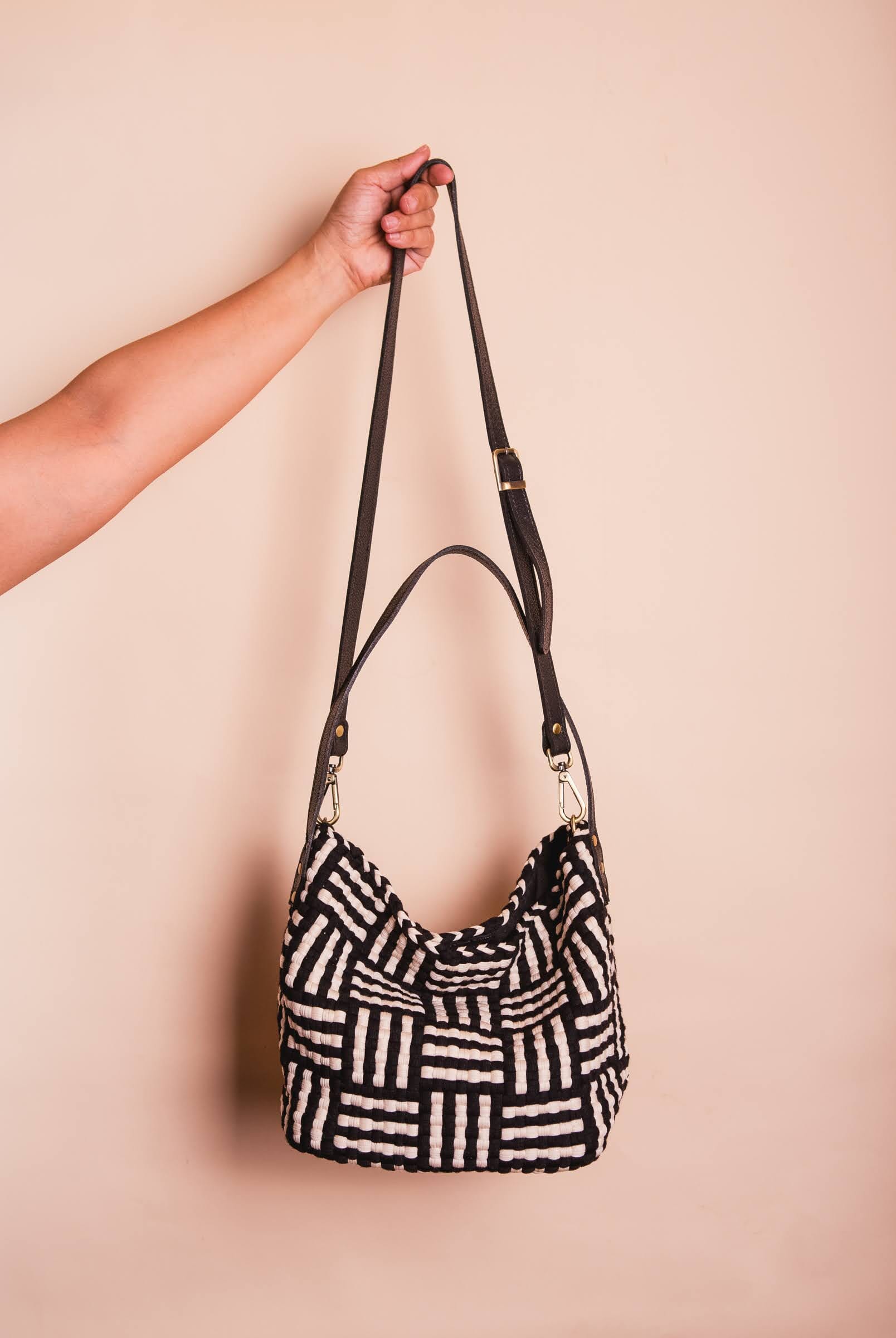 [Ready Today] Buslo Micro Mat Pattern Black & Beige with Longer Handle Fashion Rags2Riches
